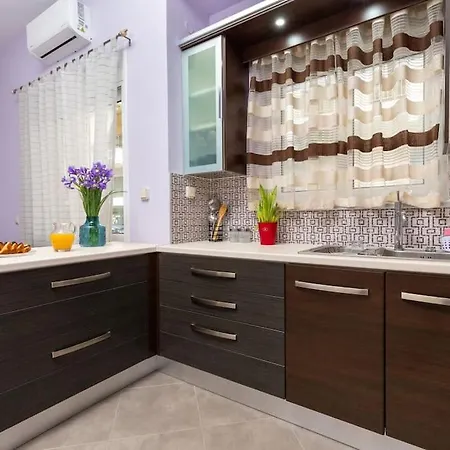 Apartman διαμέρισμα στο κέντρο της πόλης Hriszí Aktí Haniá